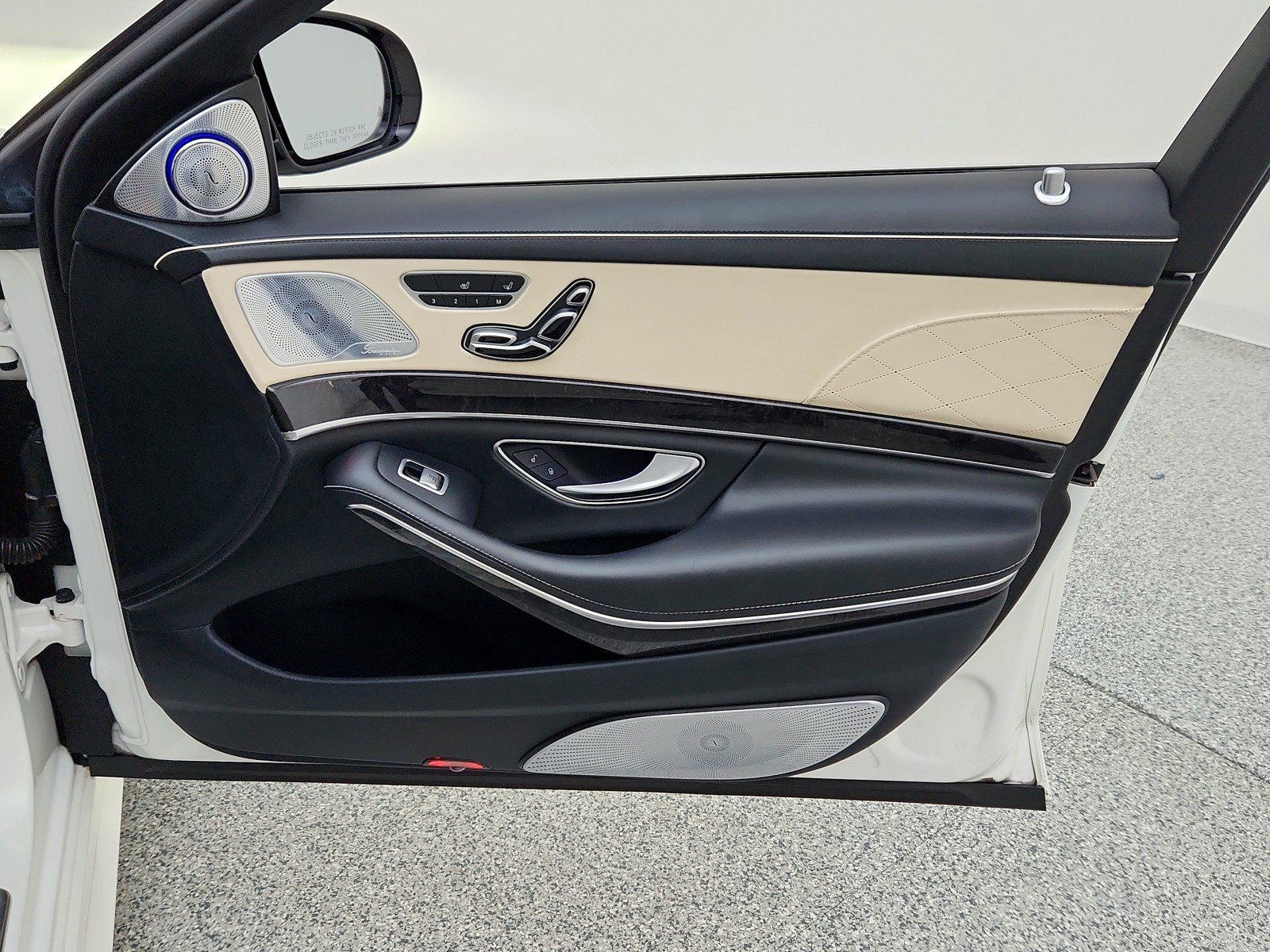 Used 2018 Mercedes-Benz S 560 Sedan image 31