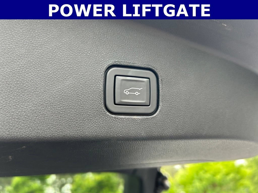 Used 2025 Cadillac Lyriq Luxury RWD image 17