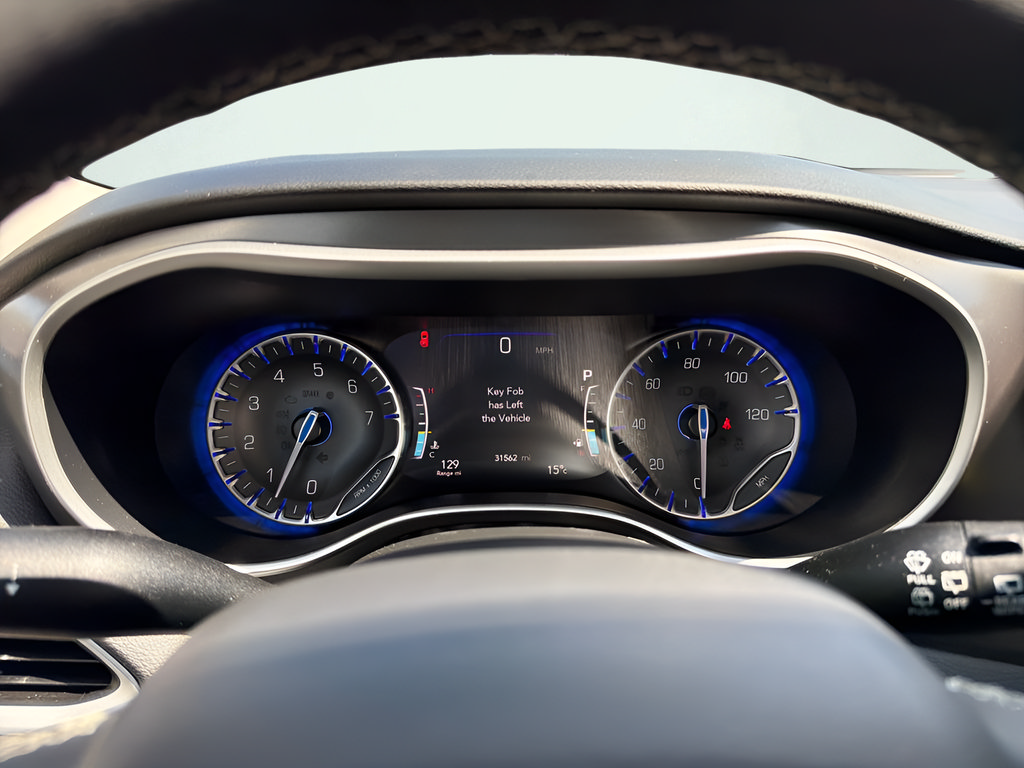 Used 2024 Chrysler Pacifica Touring-L FWD image 22