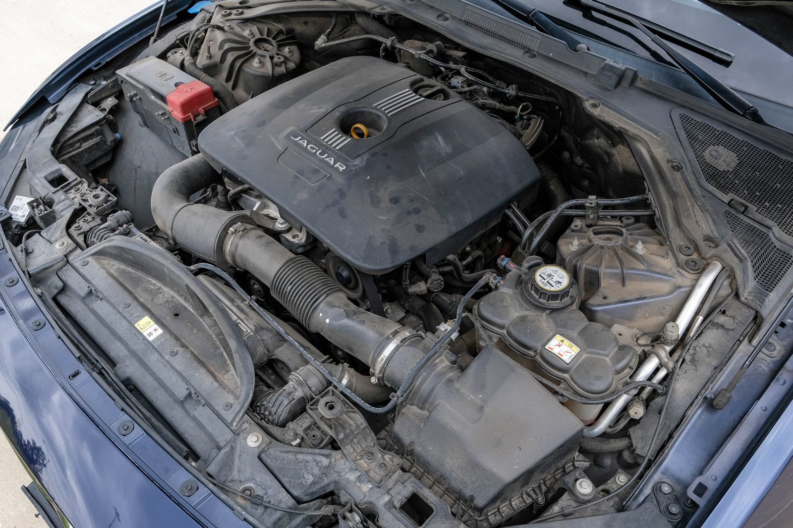 Used 2017 Jaguar XE RWD image 59