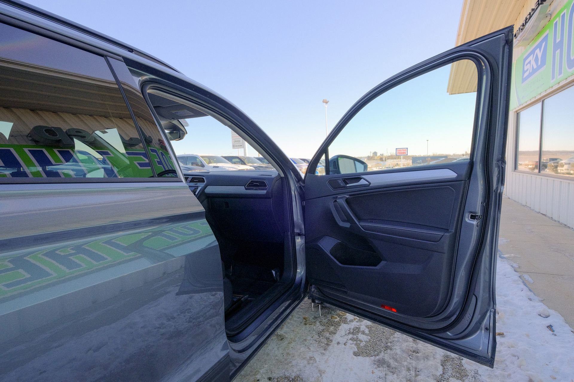 Used 2024 Volkswagen Tiguan S image 16