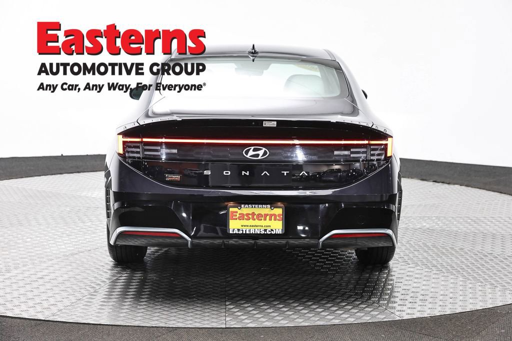 Used 2025 Hyundai Sonata SEL FWD image 6