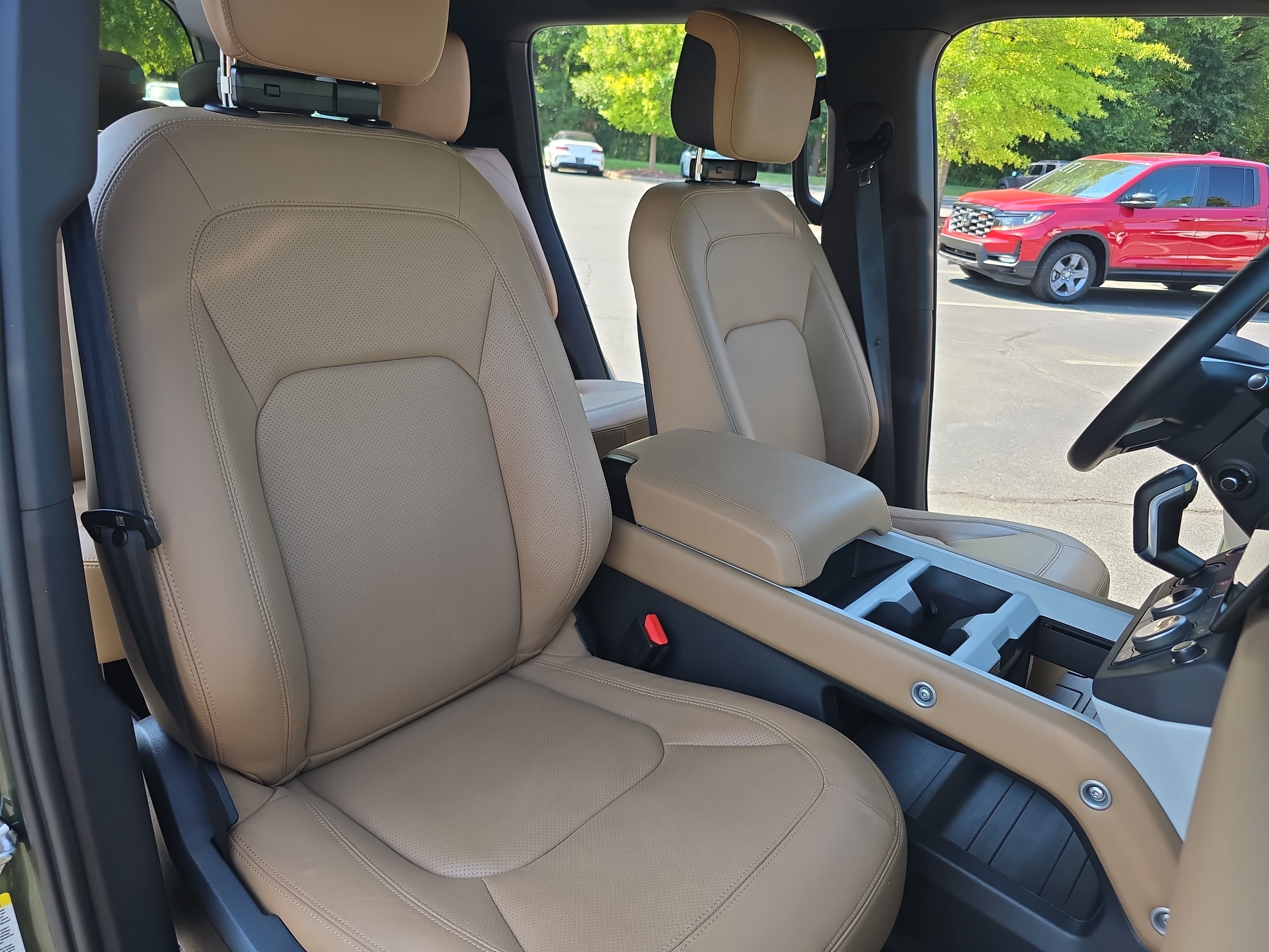 Certified 2026 Land Rover Defender 130 X-Dynamic SE AWD/4WD image 10