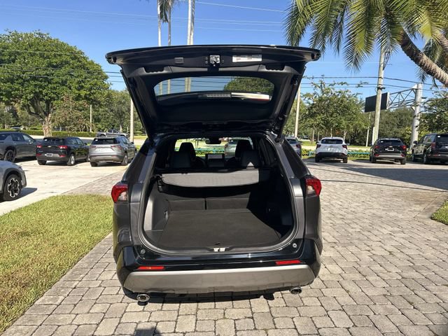 Used 2023 Toyota RAV4 XSE AWD/4WD image 28