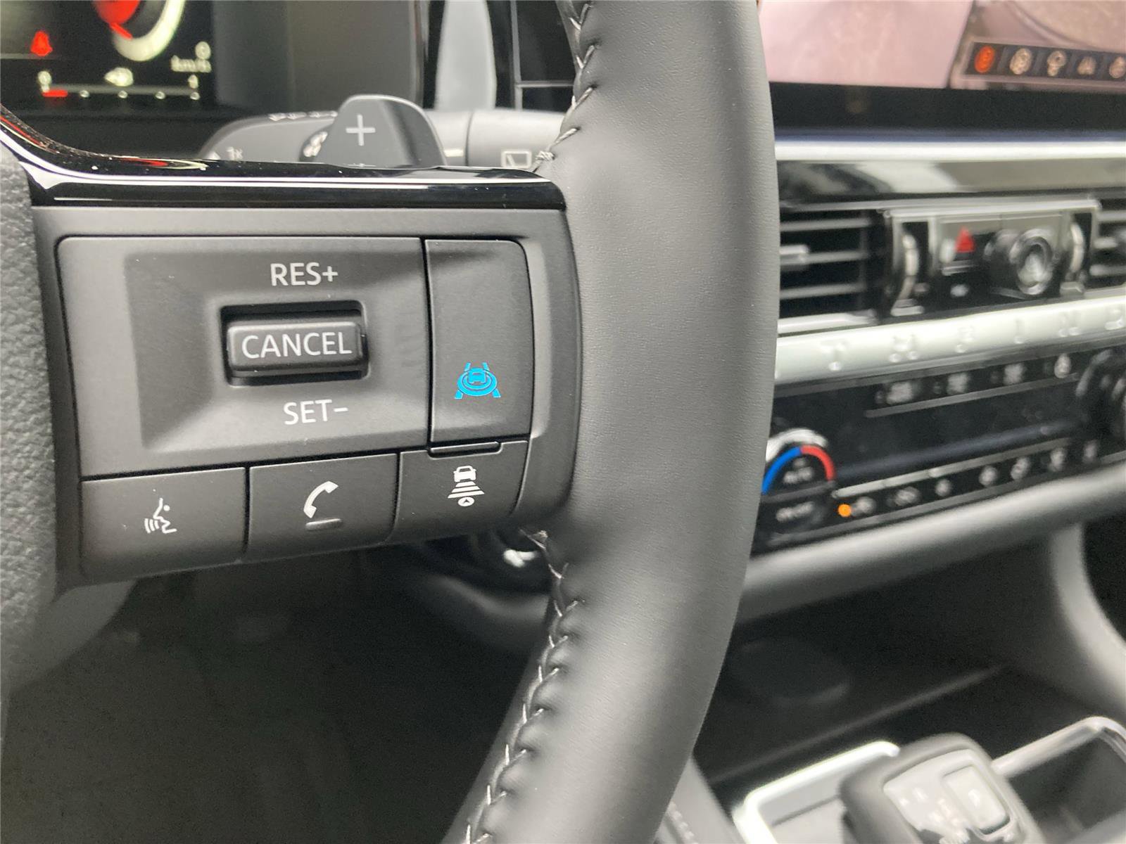 New 2026 Nissan Pathfinder SL image 23