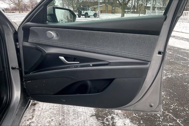 Certified 2024 Hyundai Elantra Limited image 25