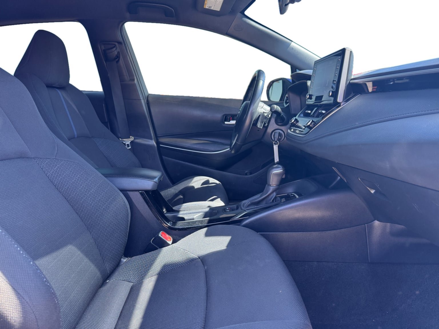Used 2020 Toyota Corolla SE w/ Carpet Mat Package (TMS) FWD image 17