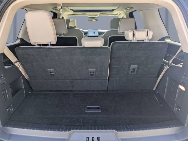 Used 2024 Ford Expedition Limited AWD/4WD image 12