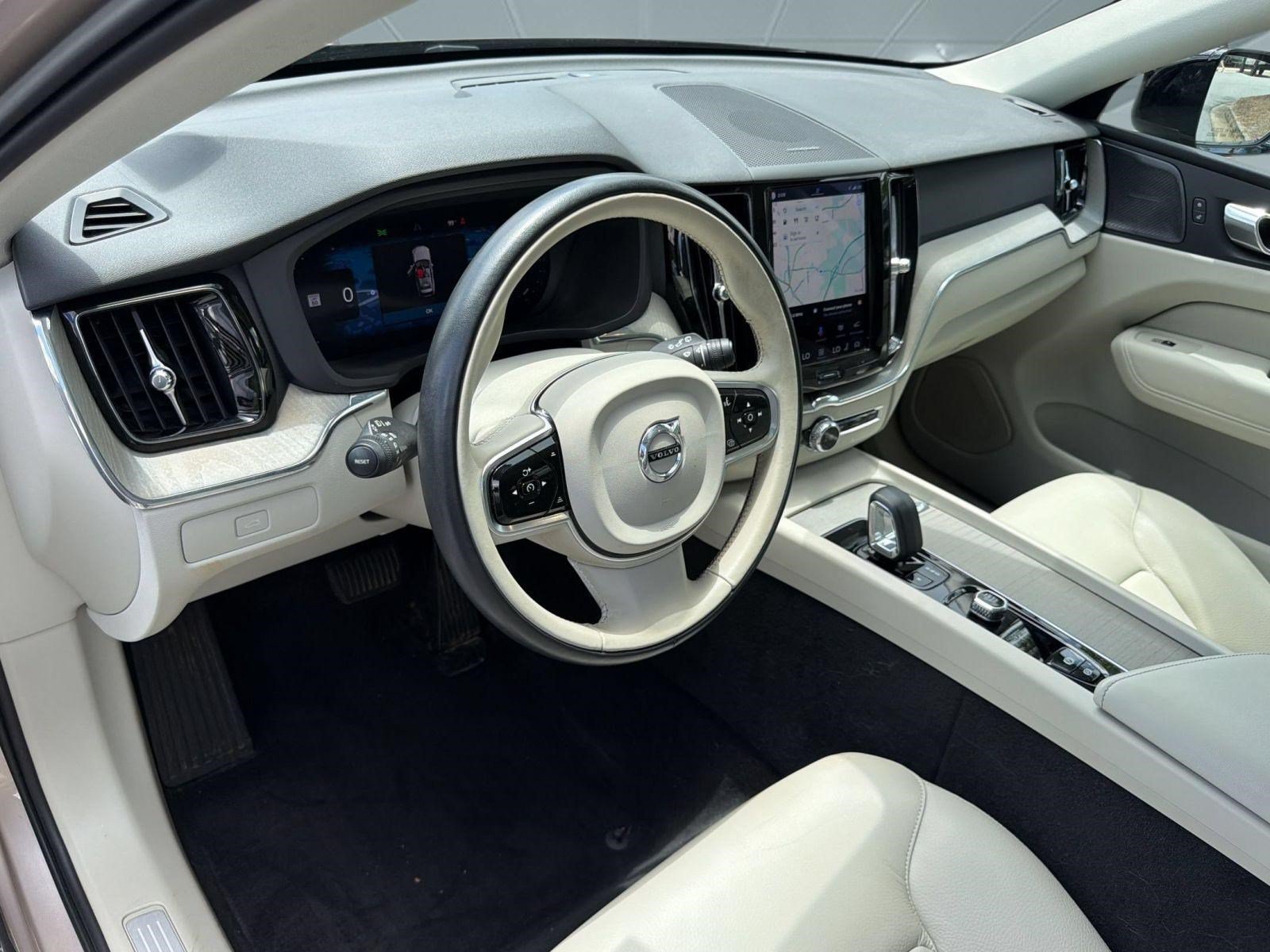Certified 2023 Volvo XC60 B5 Plus w/ Climate Package FWD image 4