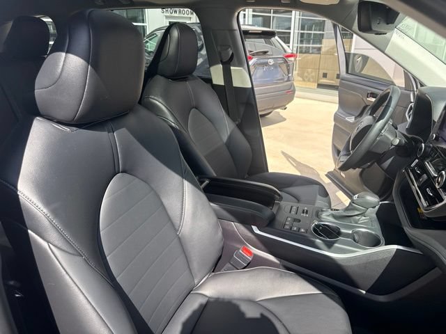 Used 2026 Toyota Highlander XLE AWD/4WD image 32