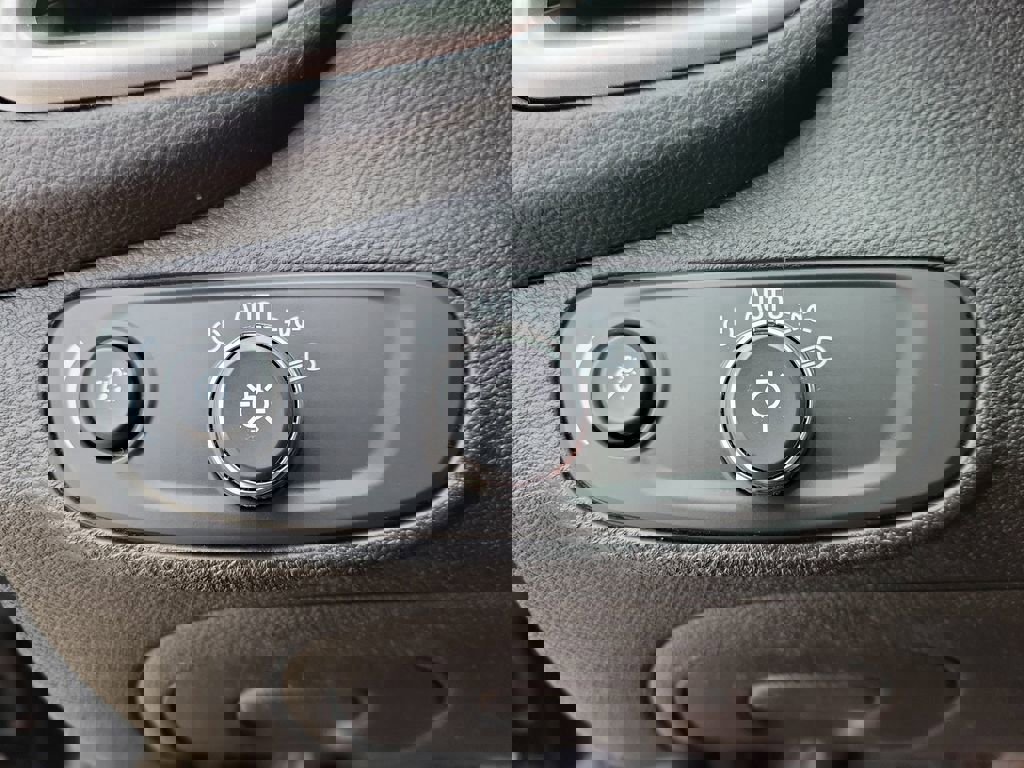 Certified 2020 Chevrolet Trax LT image 19