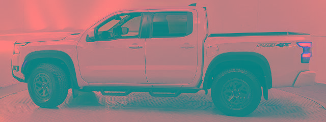 Used 2025 Nissan Frontier PRO-4X AWD/4WD image 5