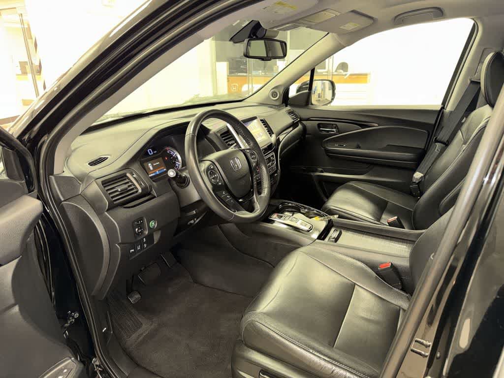 Used 2017 Honda Pilot Touring image 32