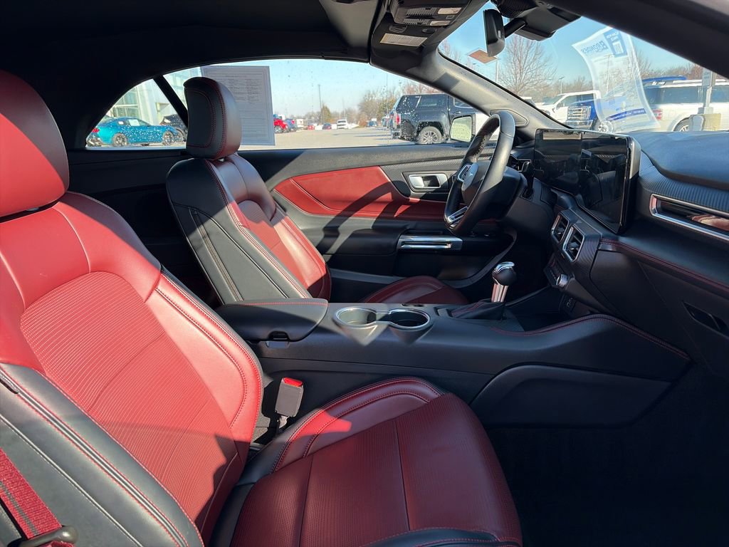 Used 2025 Ford Mustang Premium image 11