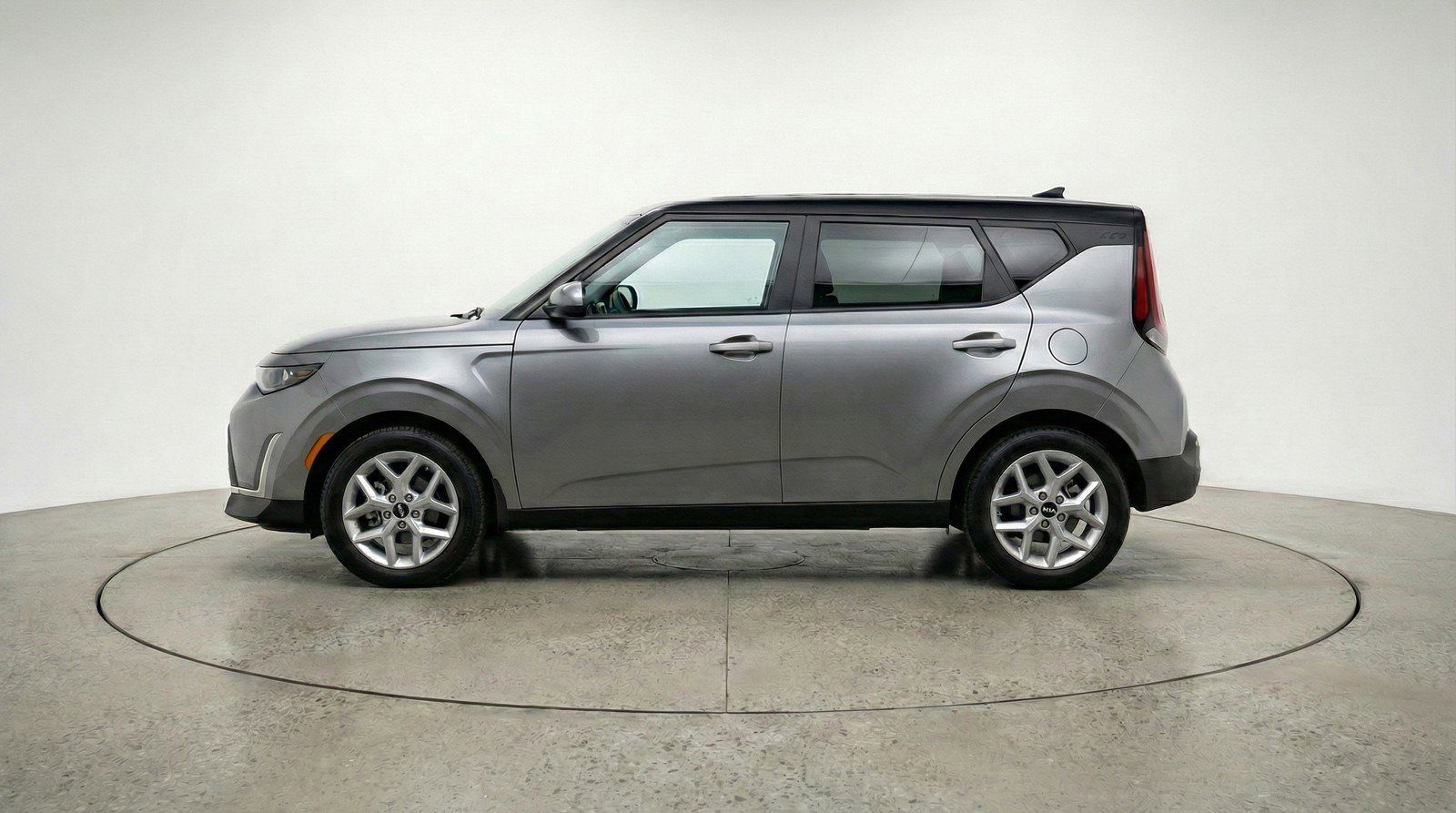 Used 2025 Kia Soul LX w/ LX Technology Package image 5