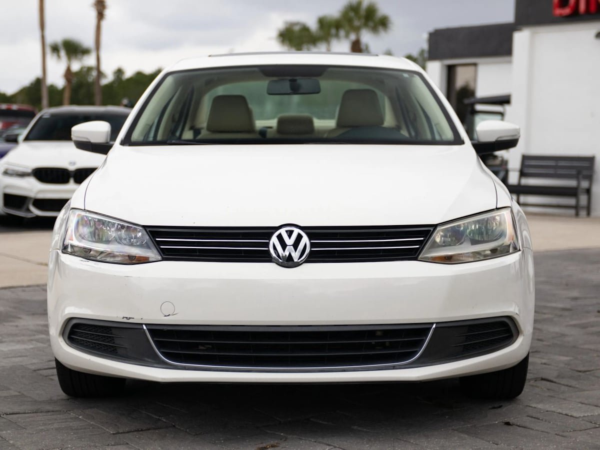 Used 2013 Volkswagen Jetta SE FWD image 4