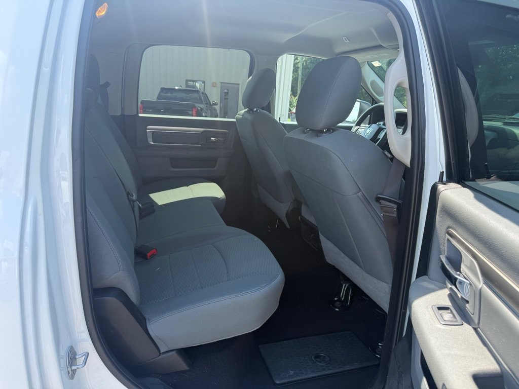 Used 2019 RAM 1500 Classic SLT AWD/4WD image 14