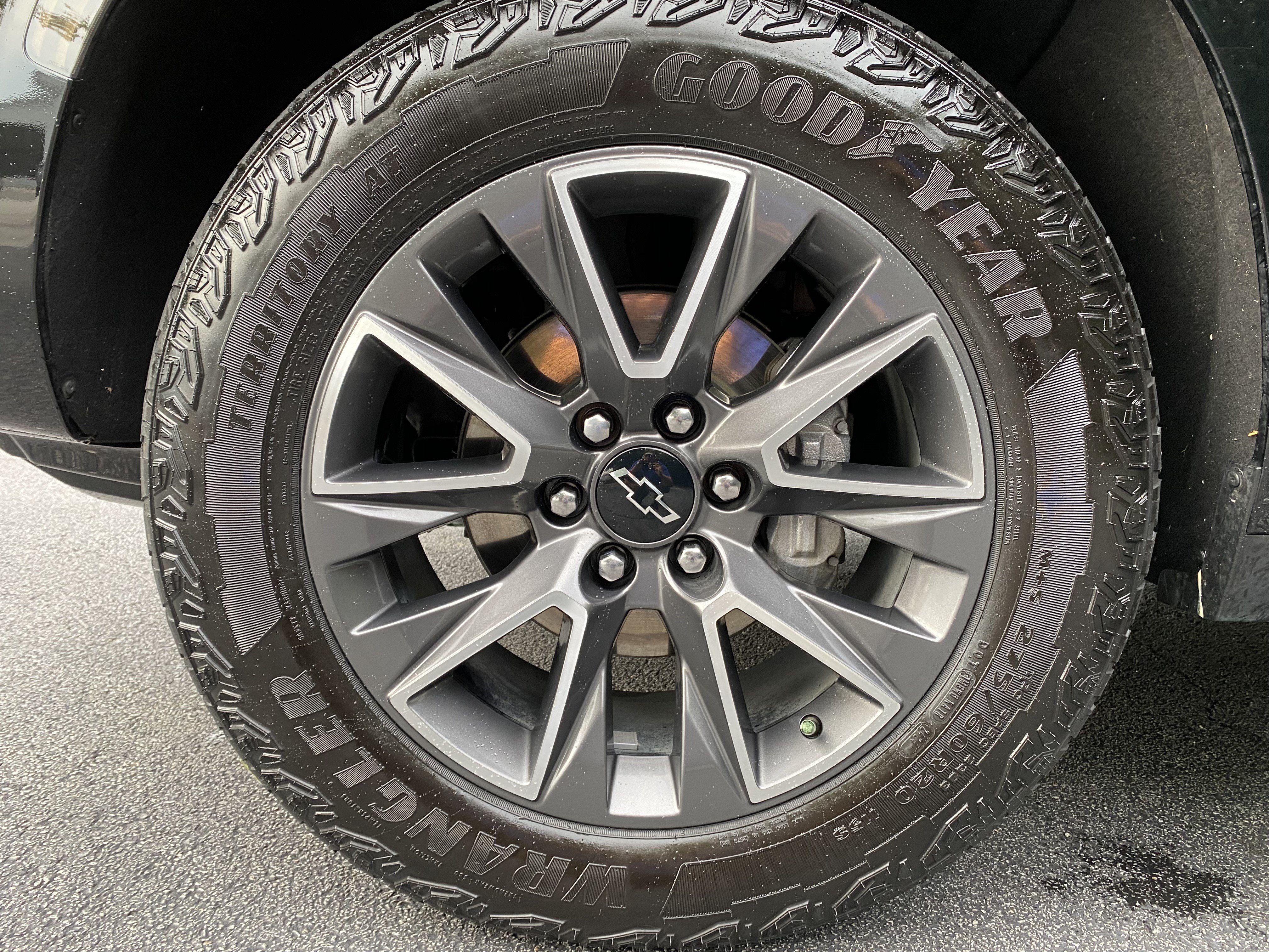 Used 2024 Chevrolet Suburban Z71 w/ Z71 Off-Road Package AWD/4WD image 43