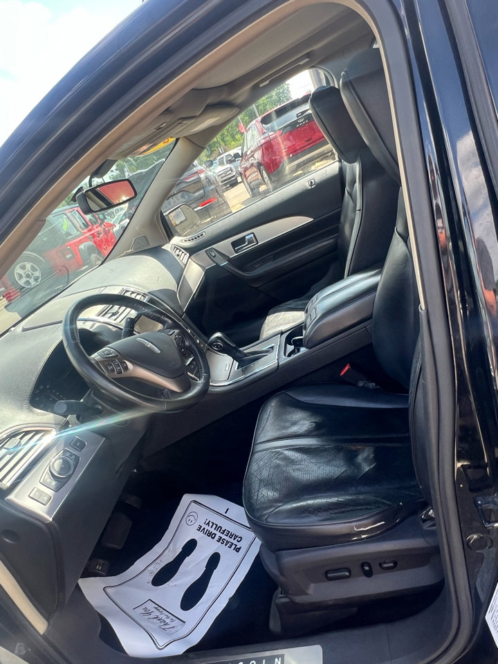 Used 2011 Lincoln MKX AWD w/ Sight & Sound Pkg image 9