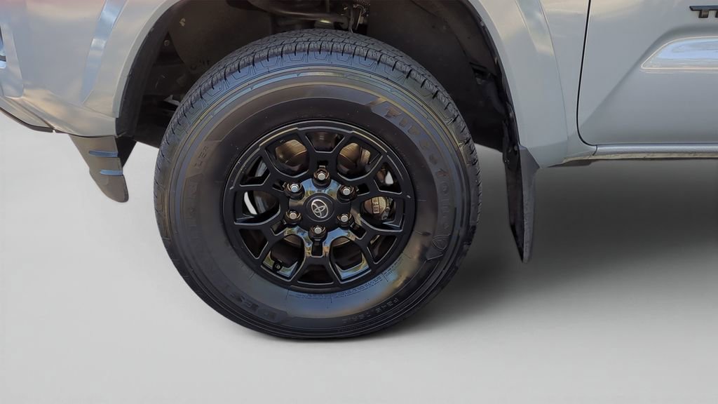 Used 2021 Toyota Tacoma SR5 RWD image 27