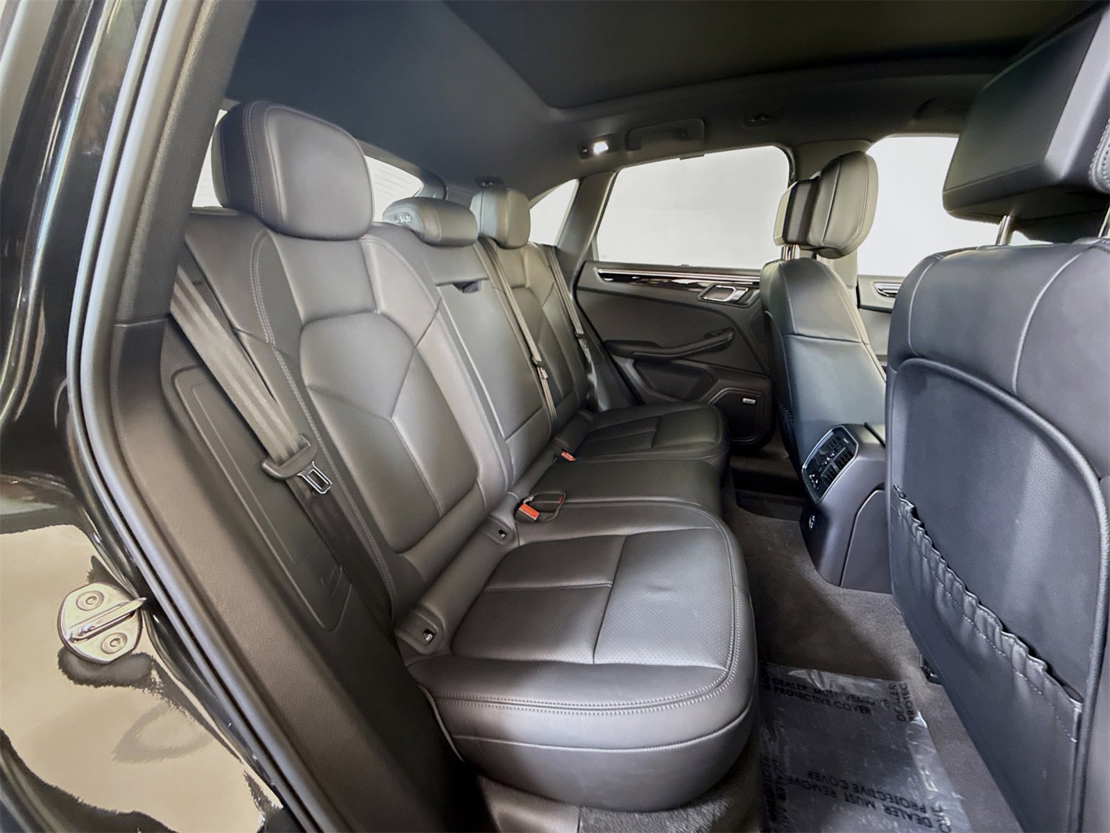 Used 2022 Porsche Macan image 21