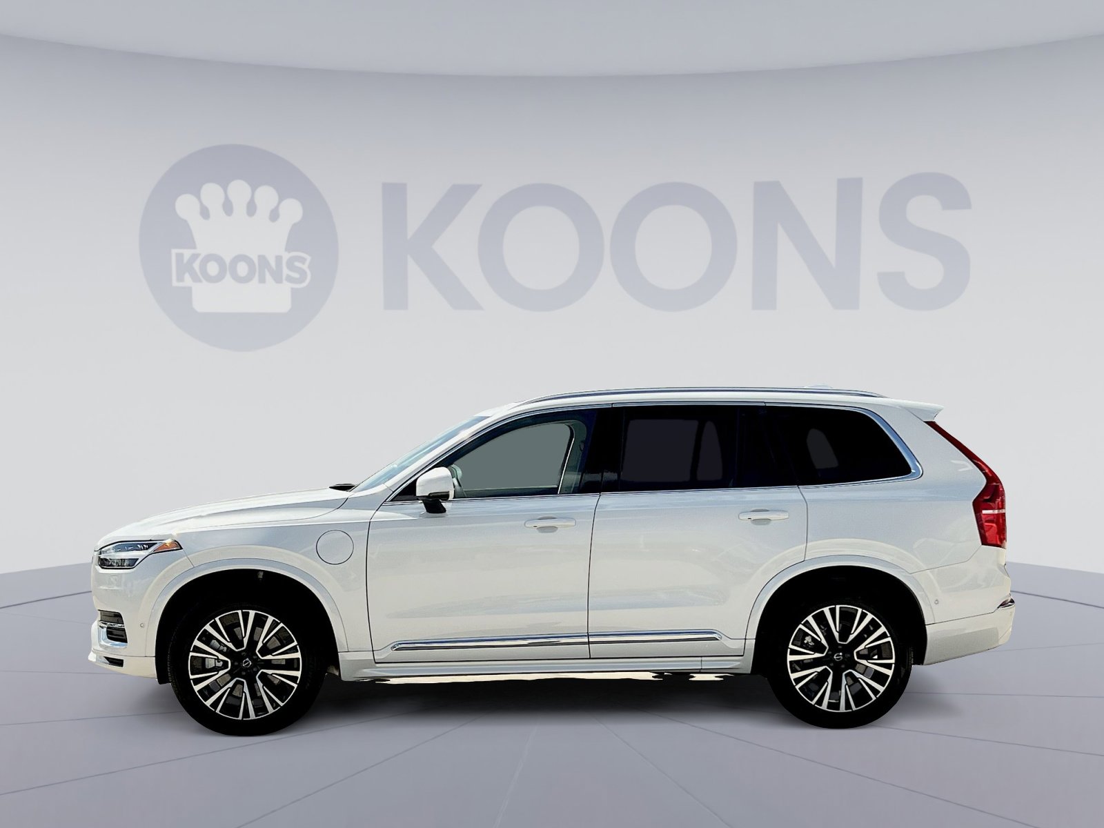 Certified 2025 Volvo XC90 T8 Plus w/ Protection Package Premier image 2