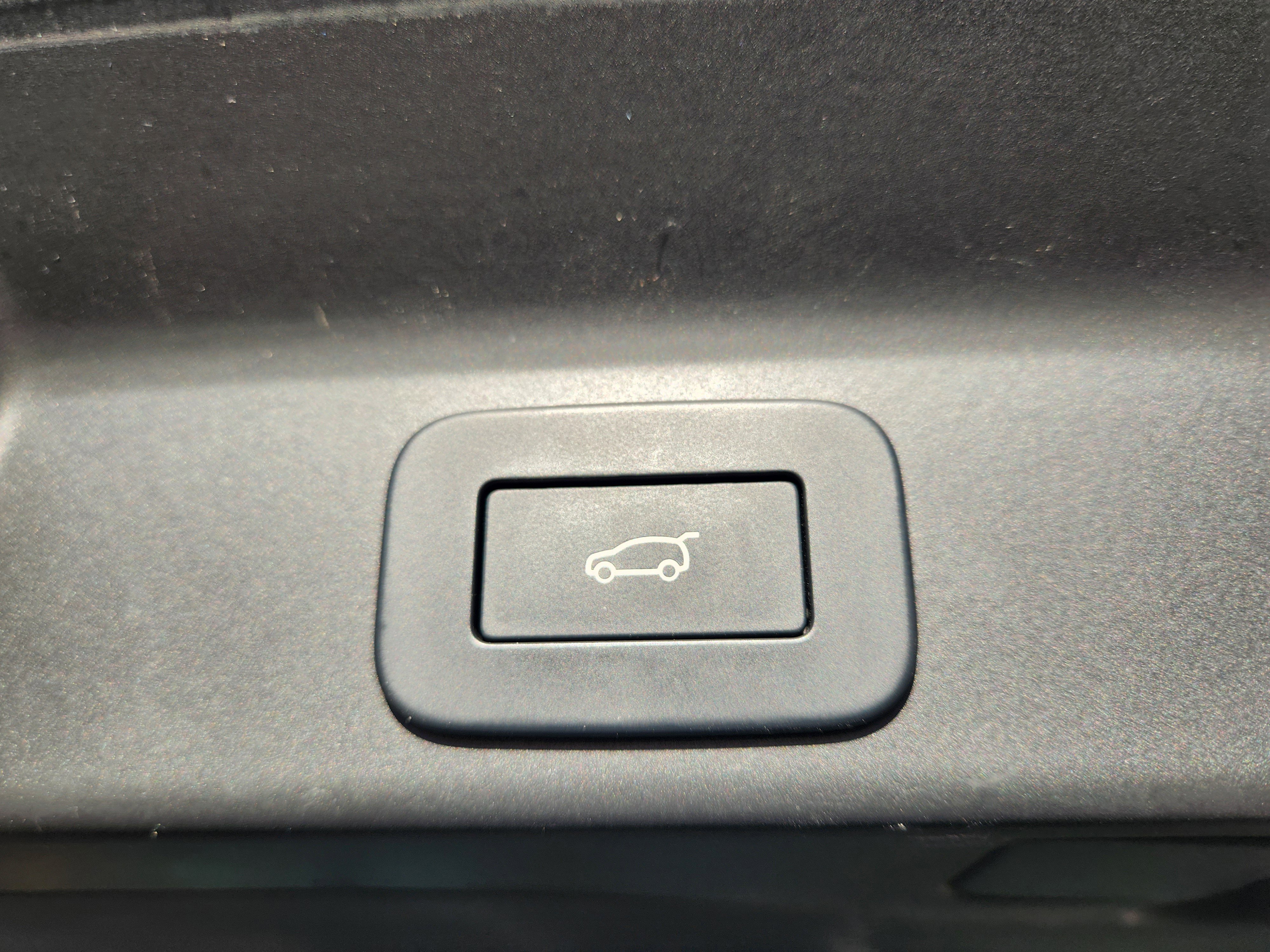 Used 2024 Jaguar F-PACE R-Dynamic S image 22