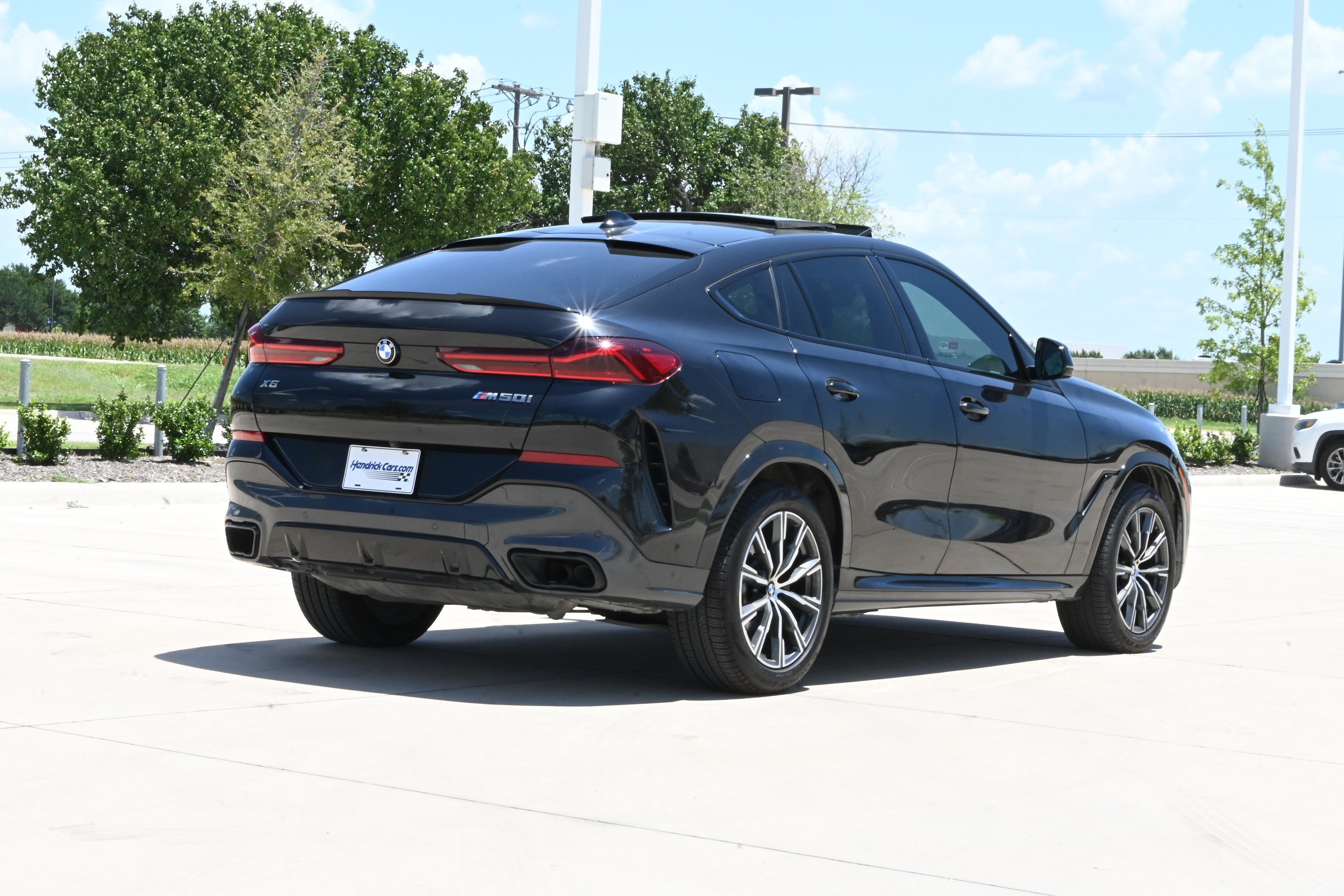 Certified 2022 BMW X6 M50i AWD/4WD image 9