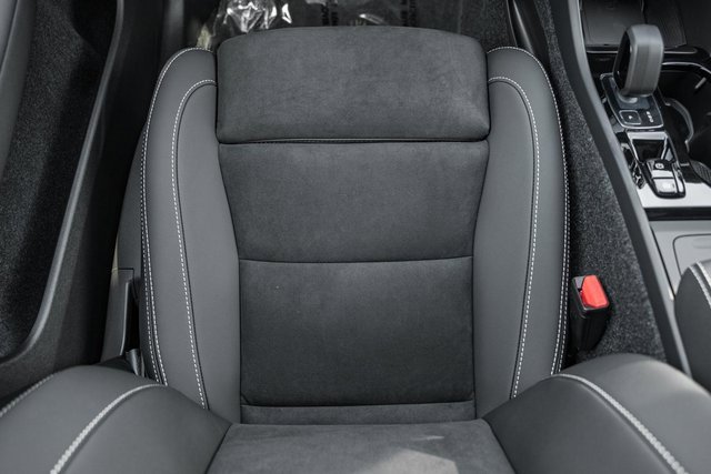 New 2026 Volvo XC40 B5 Ultra w/ Protection Package Premier image 31