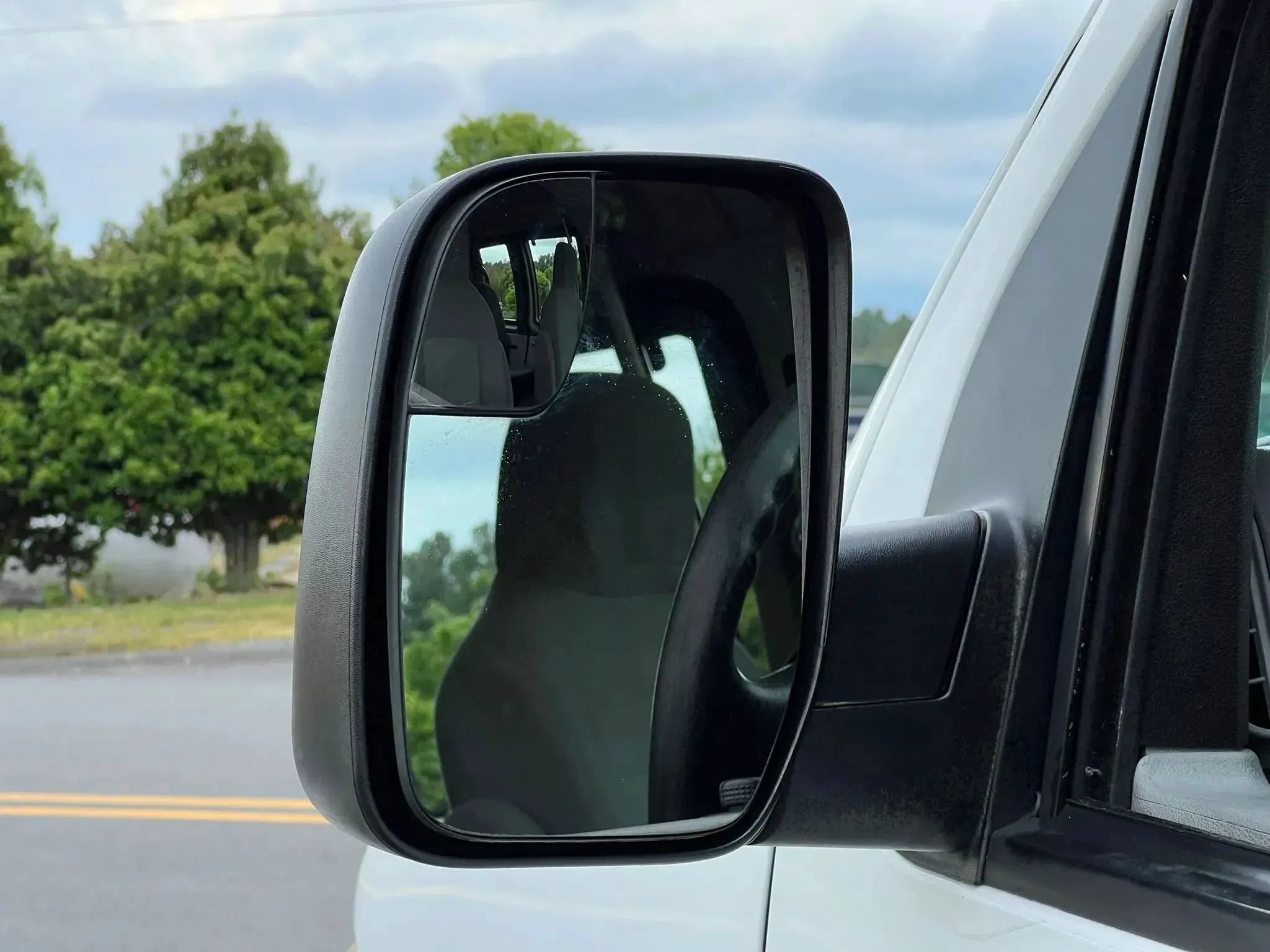 Used 2011 Ford E-150 and Econoline 150 w/ PWR Group RWD image 13