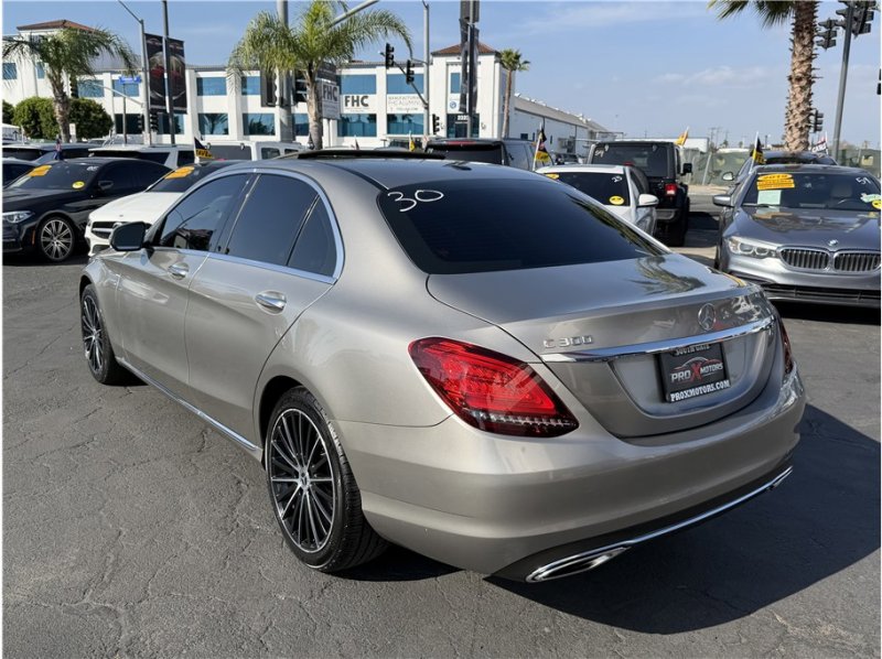 Used 2020 Mercedes-Benz C 300 Sedan w/ Premium Package image 4