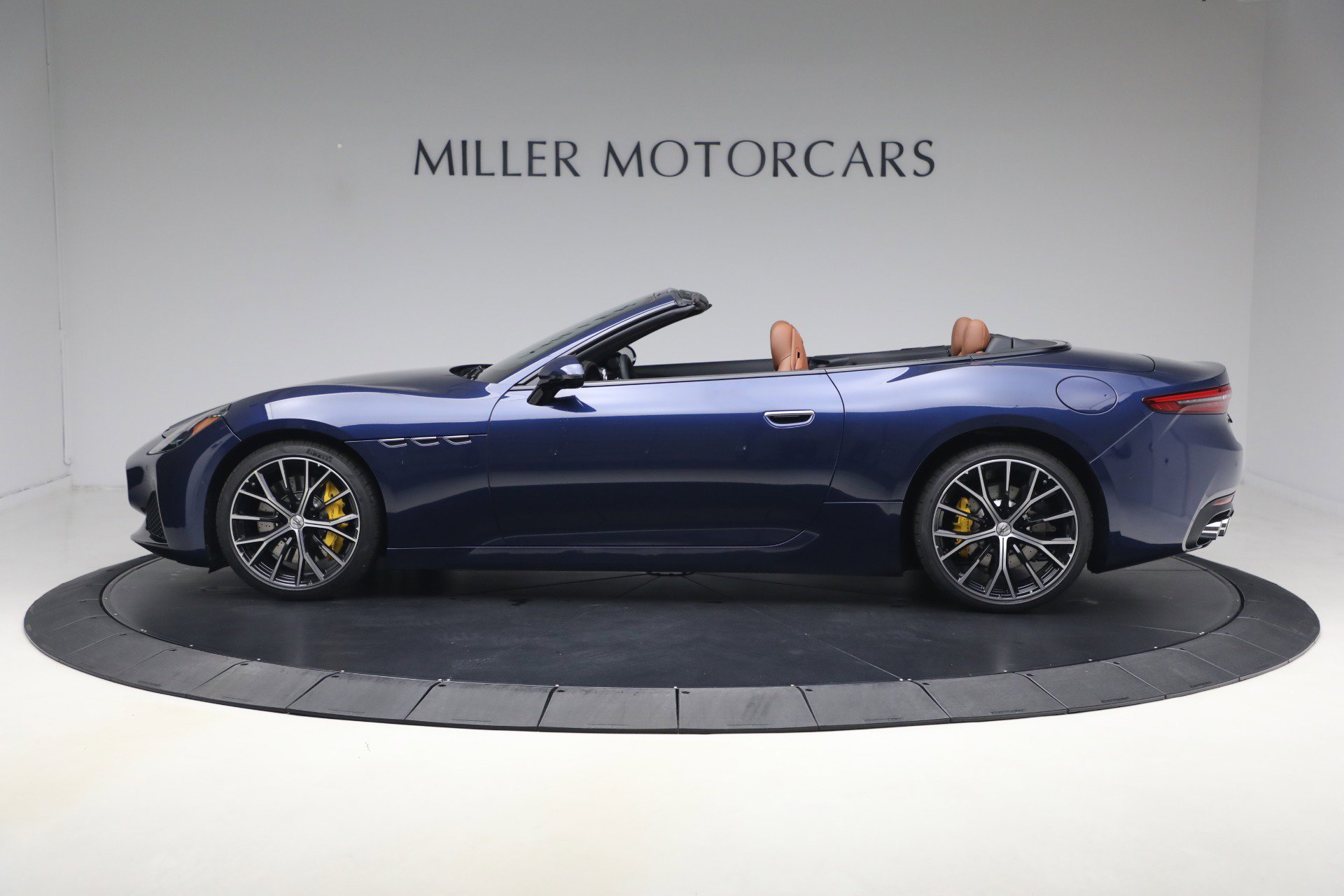 New 2026 Maserati GranCabrio Trofeo AWD/4WD image 4