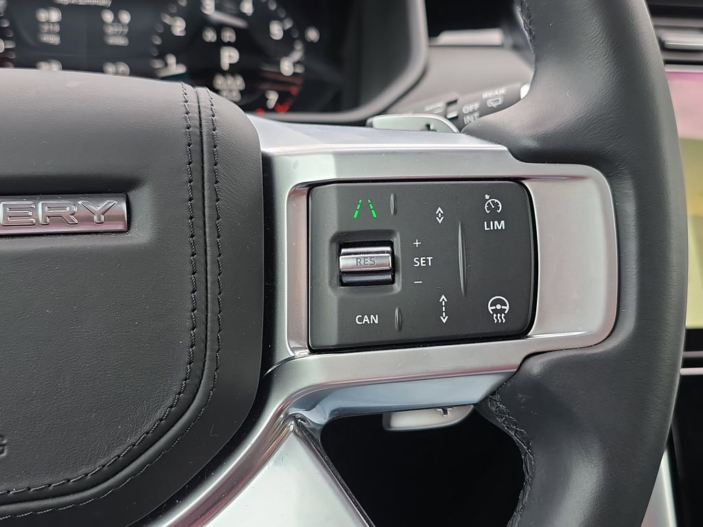 Certified 2023 Land Rover Discovery Metropolitan Edition AWD/4WD image 18