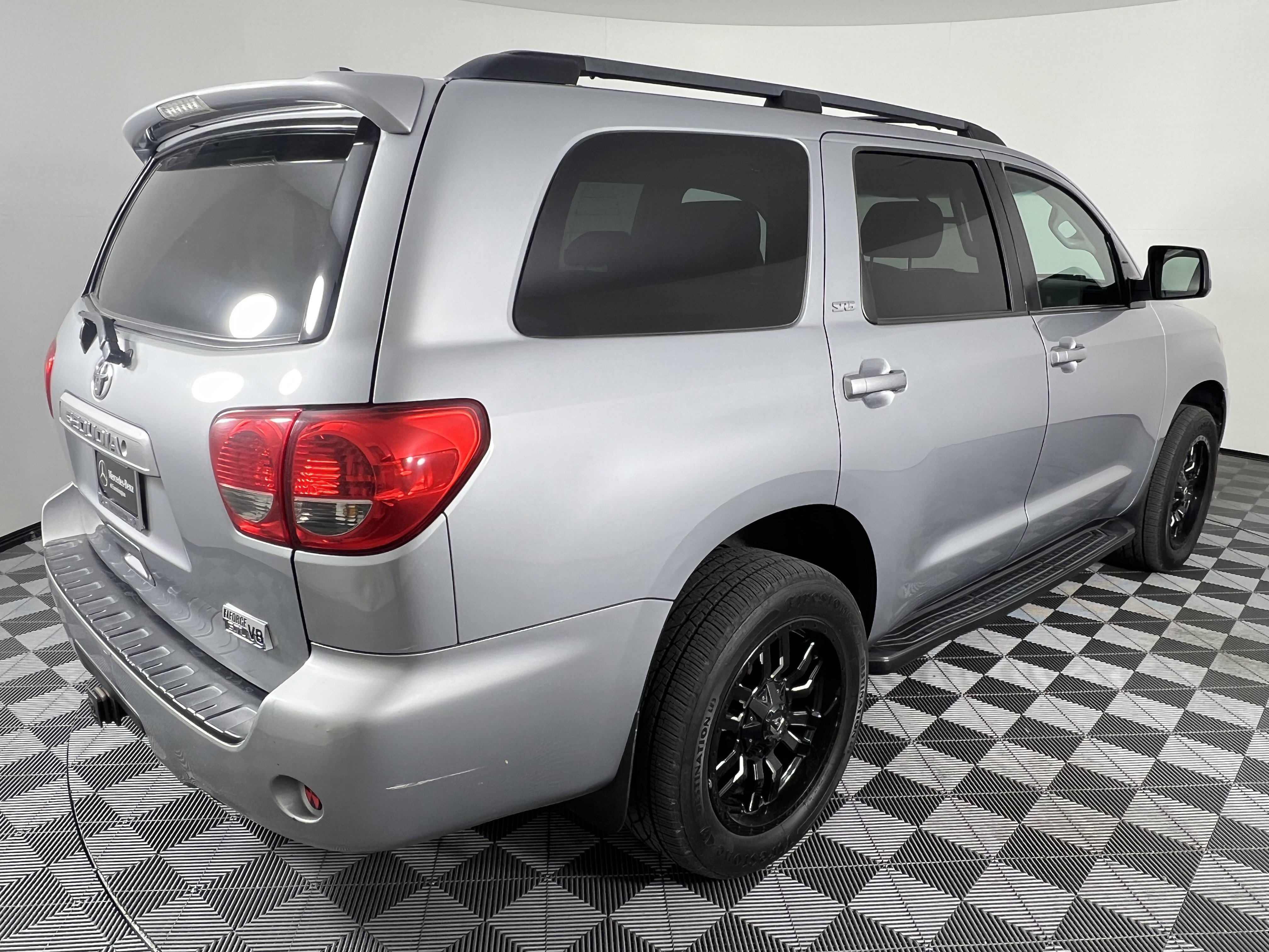 Used 2014 Toyota Sequoia SR5 w/ Premium Package AWD/4WD image 13