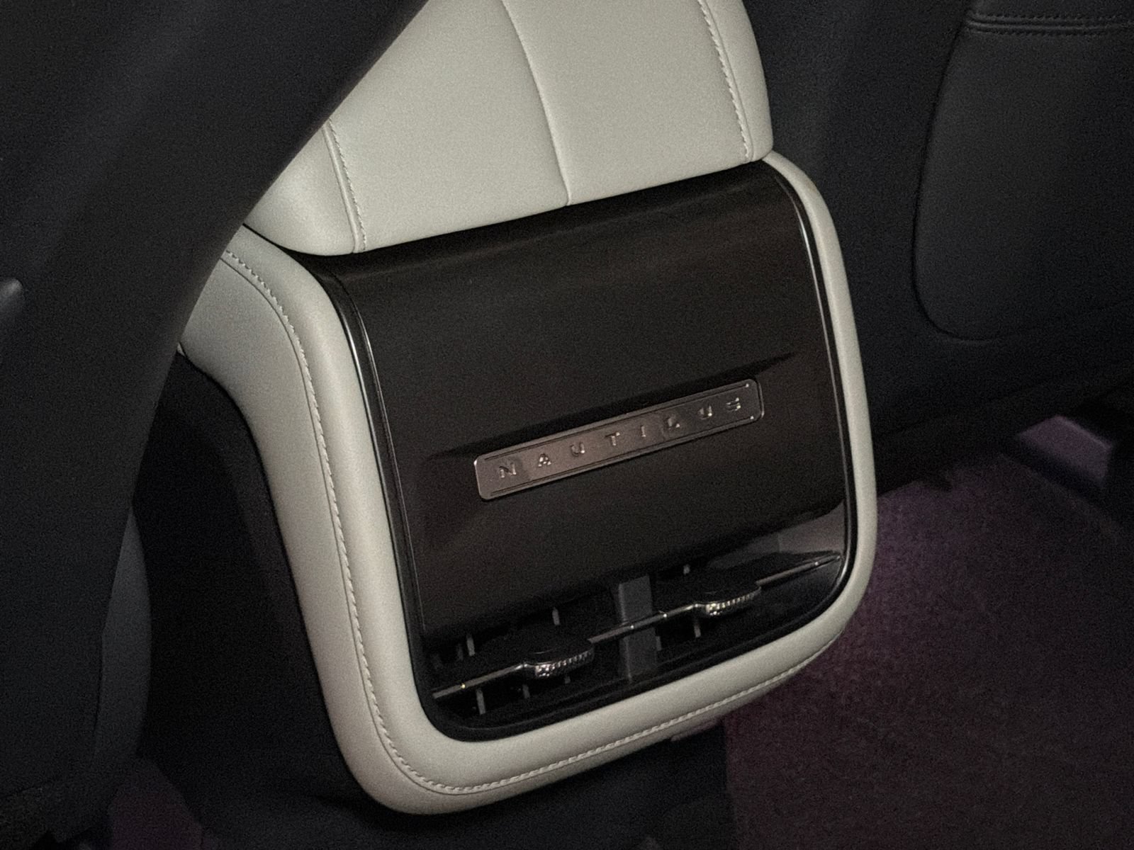 New 2026 Lincoln Nautilus Premier AWD/4WD image 18
