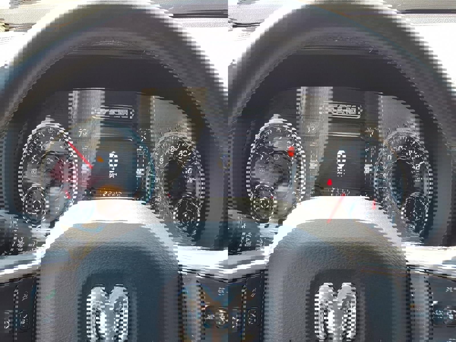 Used 2019 RAM 1500 Laramie AWD/4WD image 13