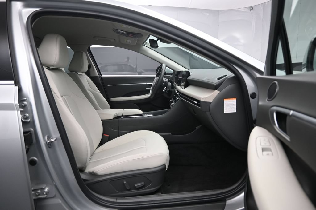 Certified 2025 Hyundai Sonata SEL FWD image 28