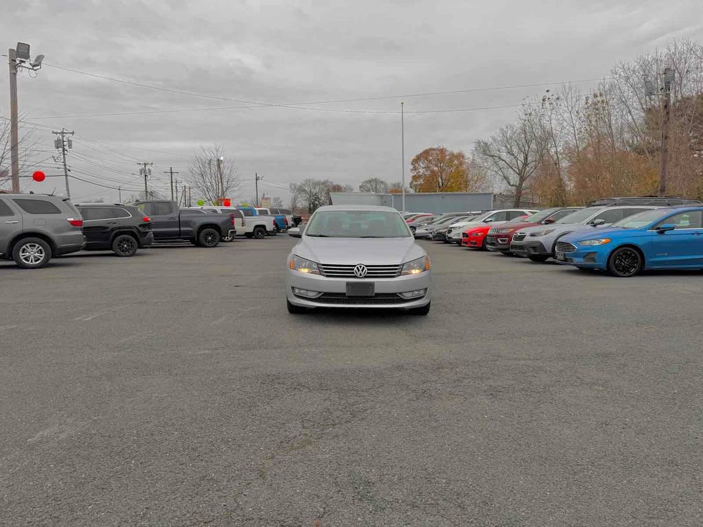 Used 2015 Volkswagen Passat 1.8T Limited Edition image 3