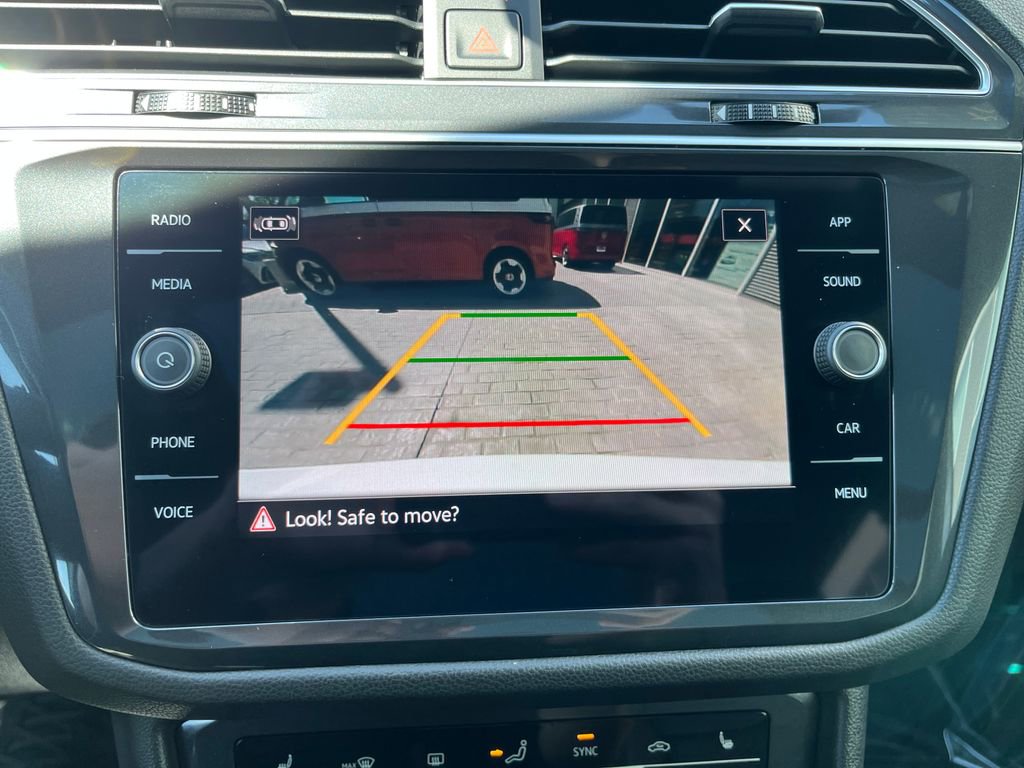 Certified 2024 Volkswagen Tiguan SE R-Line AWD/4WD image 22