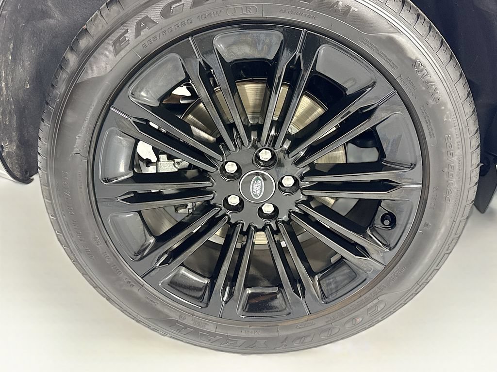 Used 2025 Land Rover Range Rover Evoque Dynamic SE AWD/4WD image 33