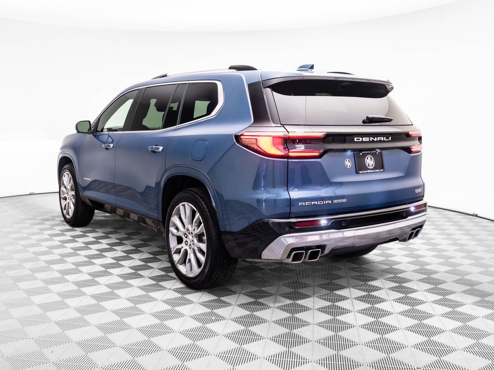 Used 2025 GMC Acadia Denali w/ Super Cruise Package image 6