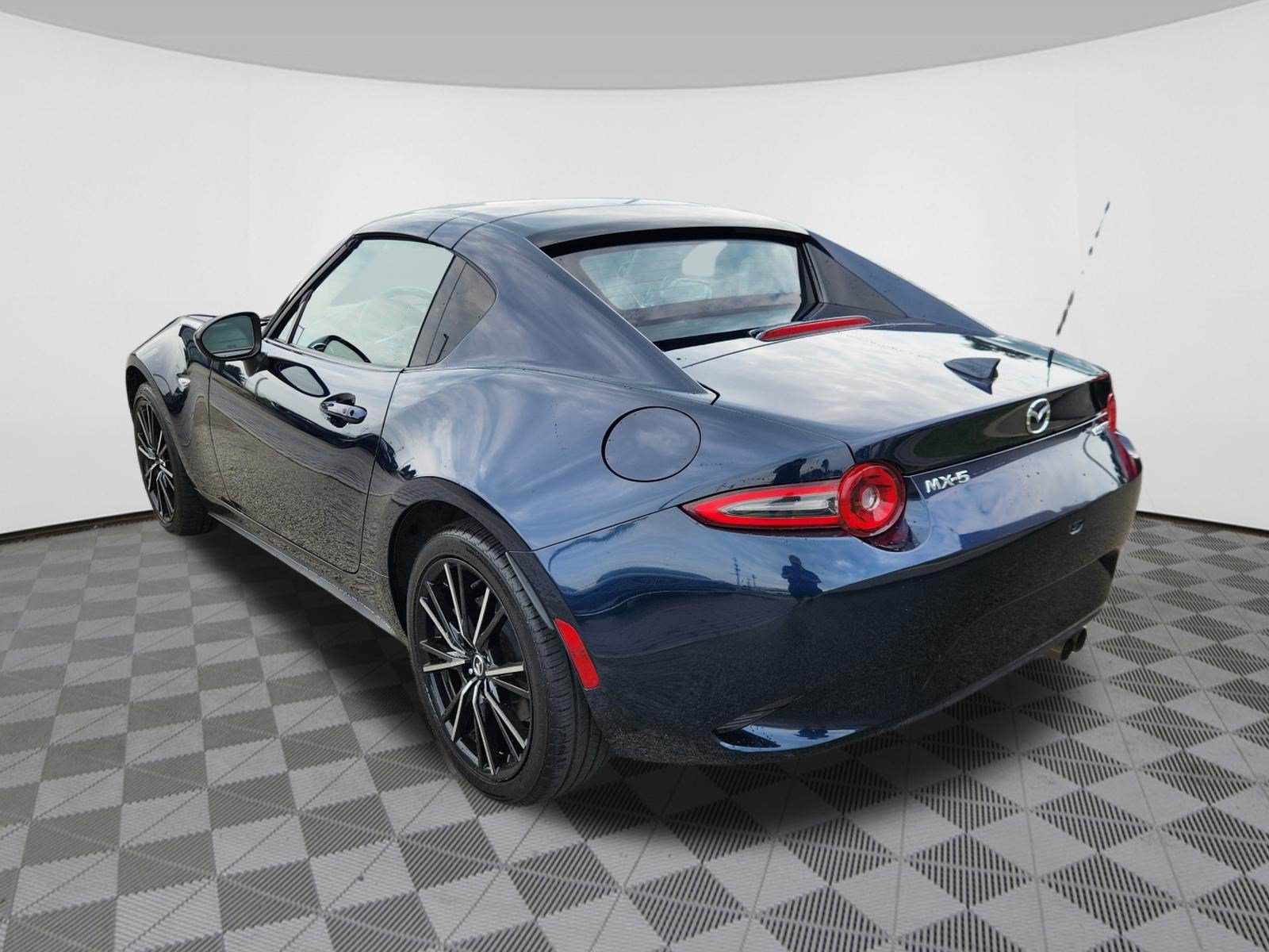 Used 2025 MAZDA MX-5 Miata RF Grand Touring RWD image 3