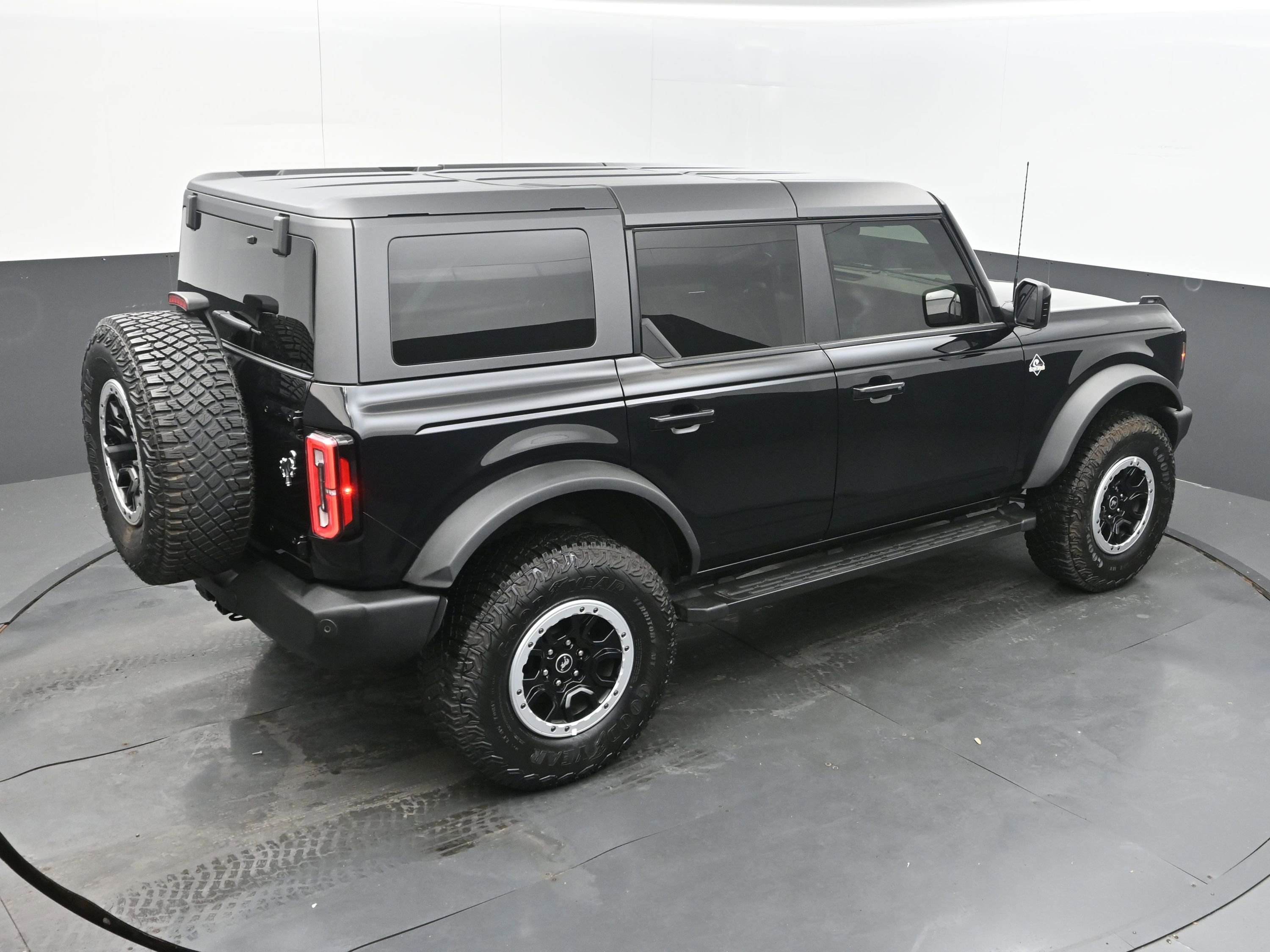Used 2024 Ford Bronco Outer Banks w/ Sasquatch Package AWD/4WD image 34