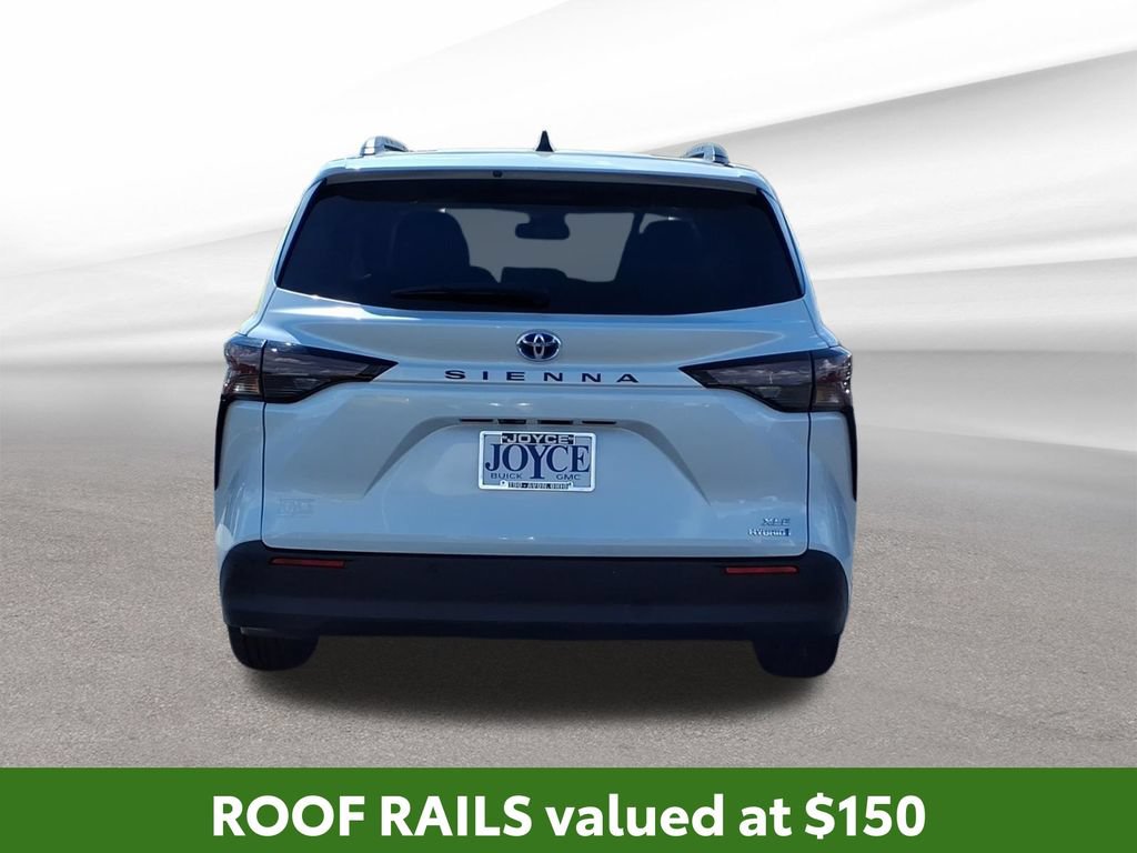 Used 2024 Toyota Sienna XLE FWD image 5