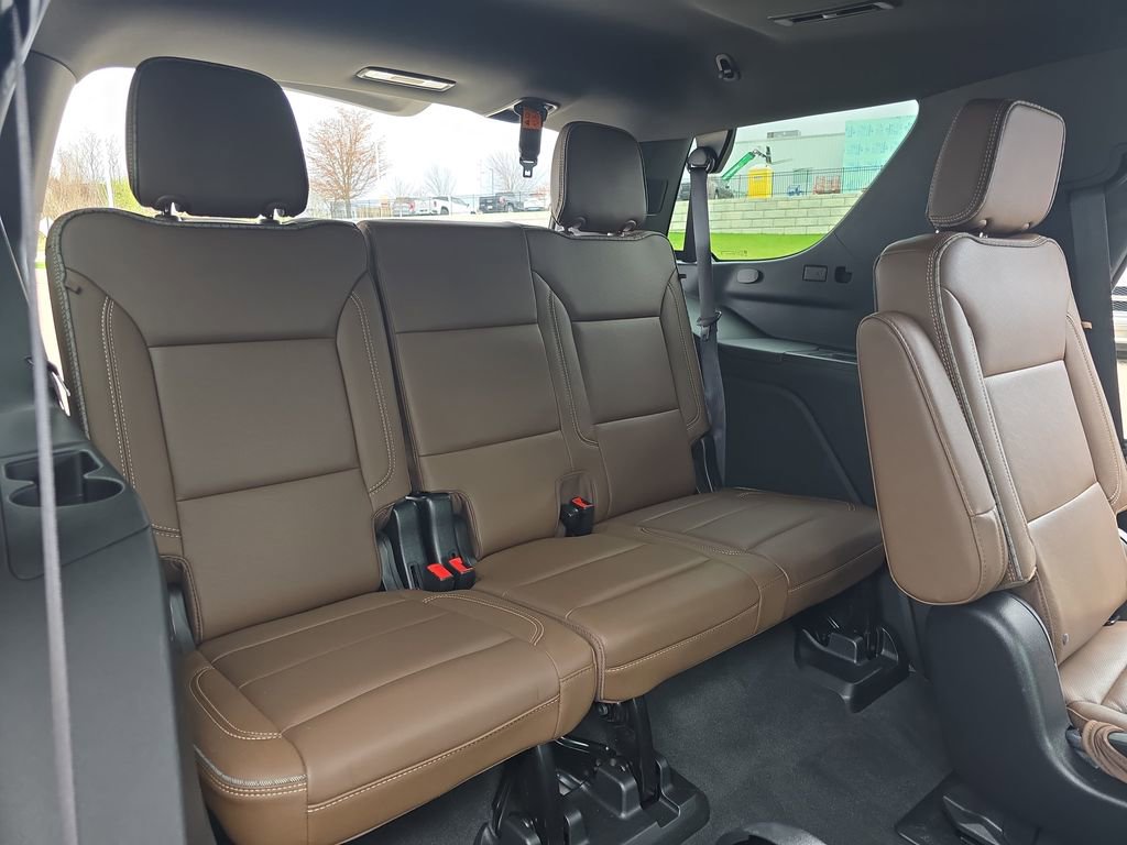 Used 2023 Chevrolet Tahoe High Country w/ Advanced Technology Package AWD/4WD image 12