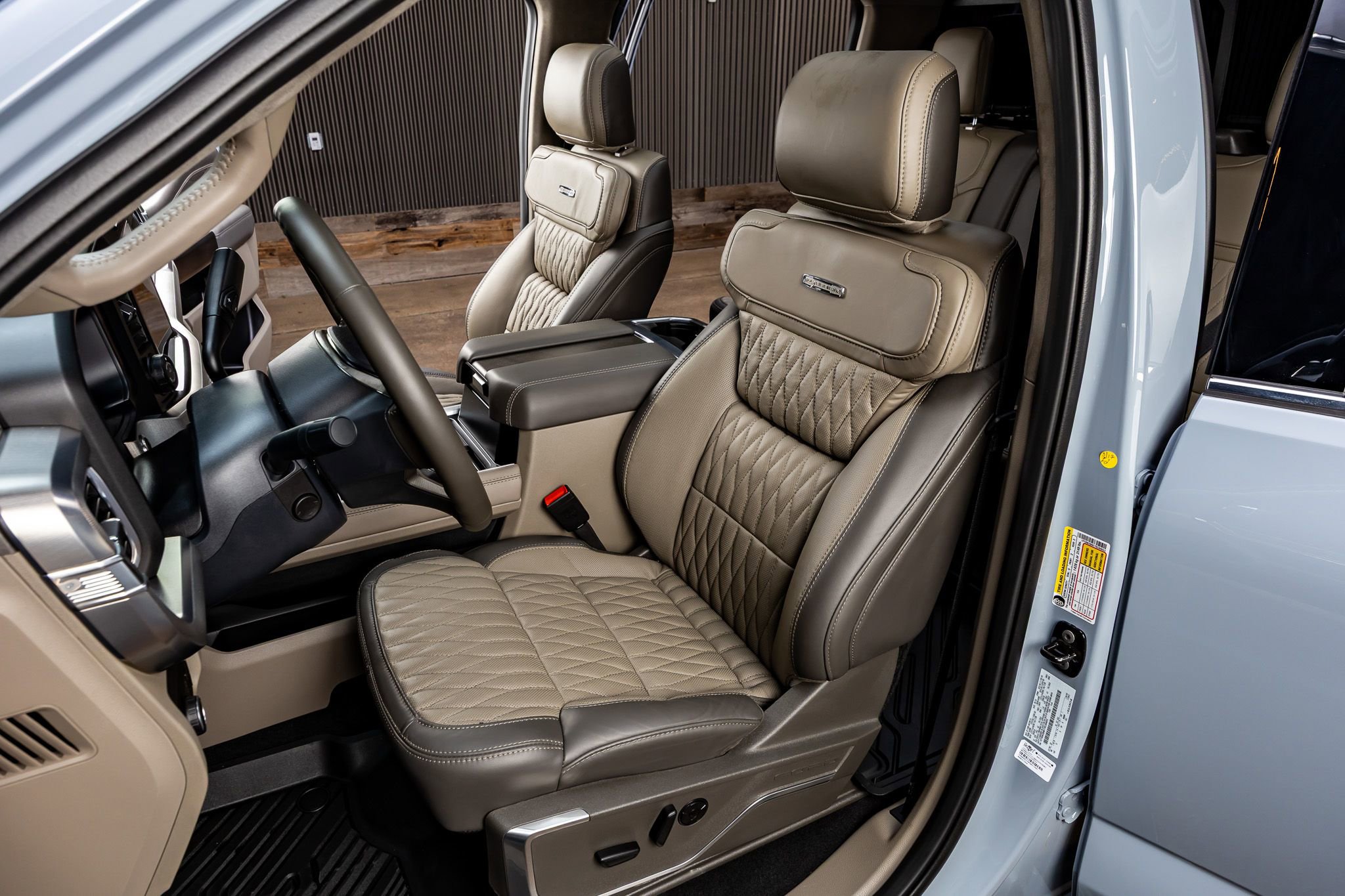 Used 2026 Ford F250 Platinum w/ Platinum Plus Package image 29