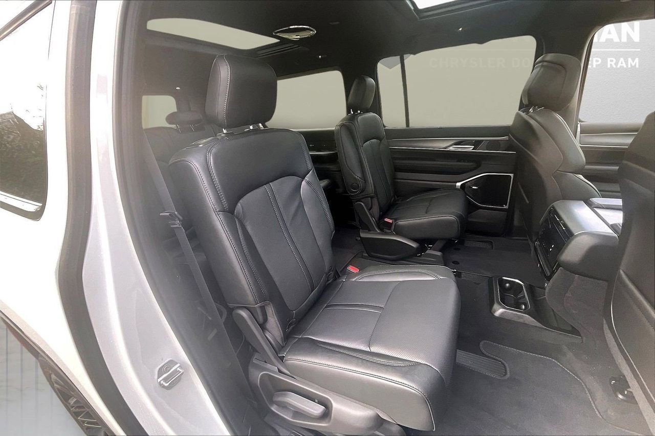 New 2026 Jeep Grand Wagoneer L Limited image 23