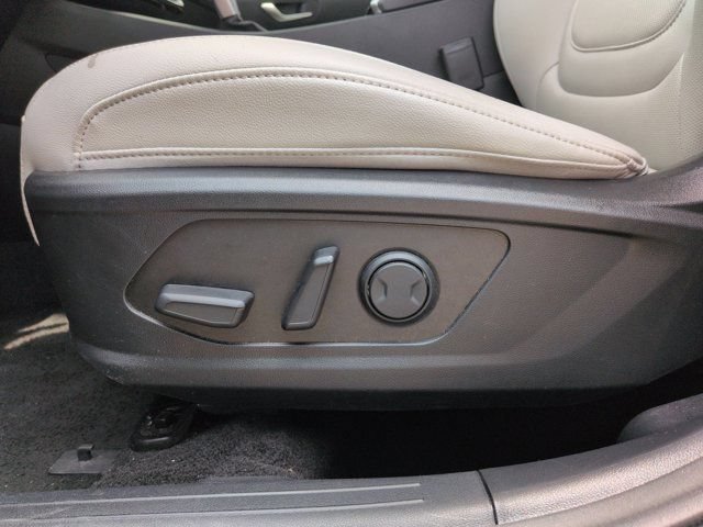 Used 2025 Hyundai Santa Cruz SEL AWD/4WD image 14