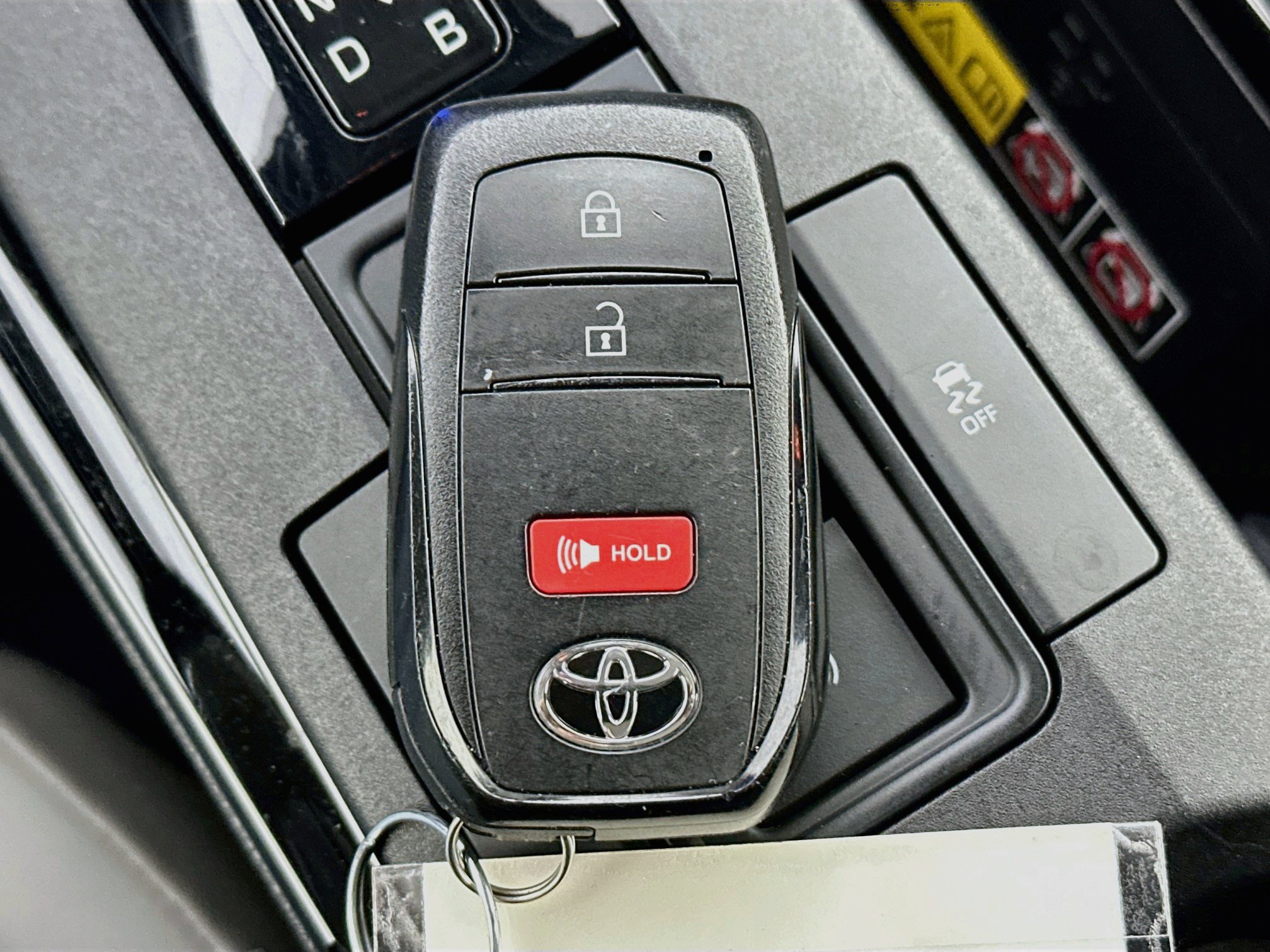 Used 2024 Toyota Prius XLE FWD image 25