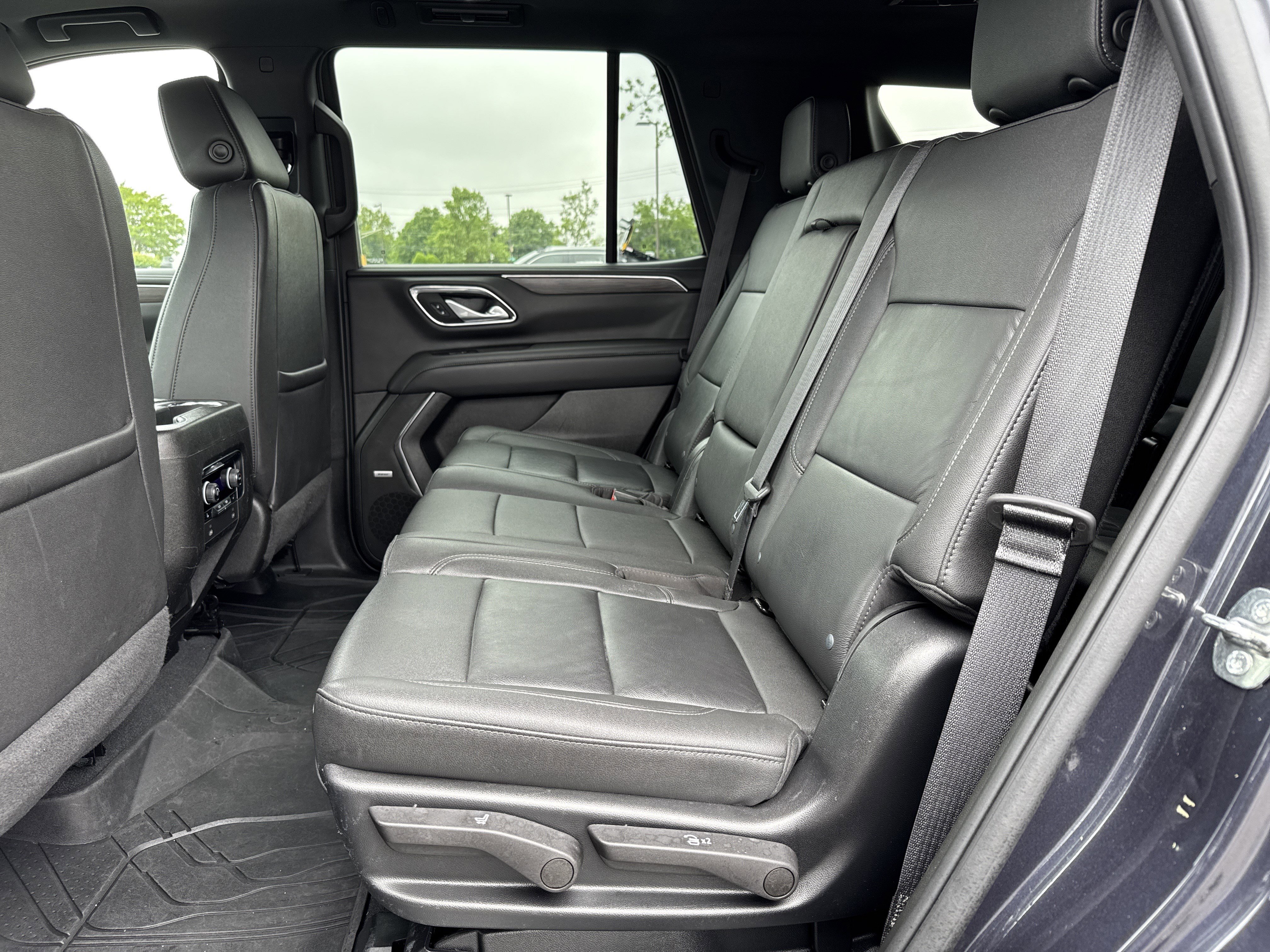 Used 2022 Chevrolet Tahoe LT w/ LT Signature Plus Package AWD/4WD image 30